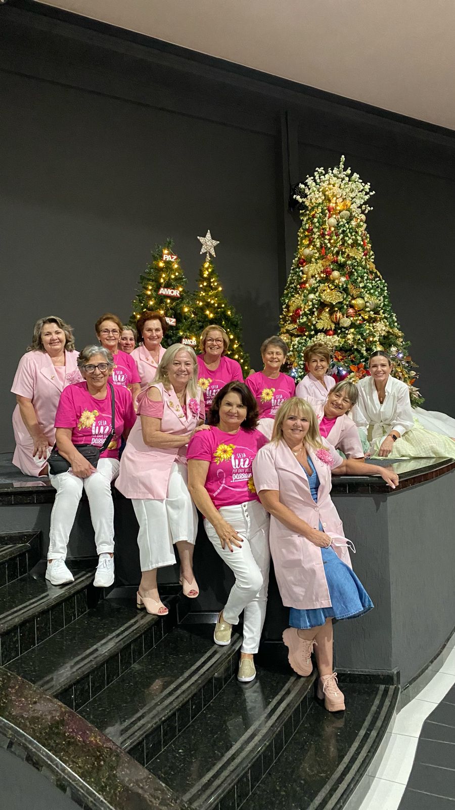 Grupo de artesanato na Igreja Calvário 