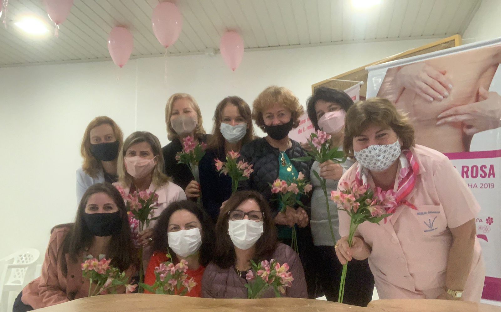 Rede Feminina em reunião de grupo estrela Guia, falando sobre prevenção de câncer de mama