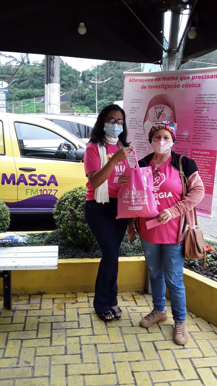 Rede Feminina participando do sábado da Massa FM em frente ao tudo 10